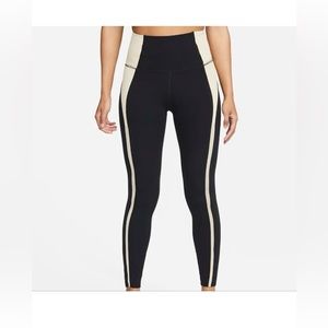 Nike Yoga Luxe High Waisted 7/8 Leggings